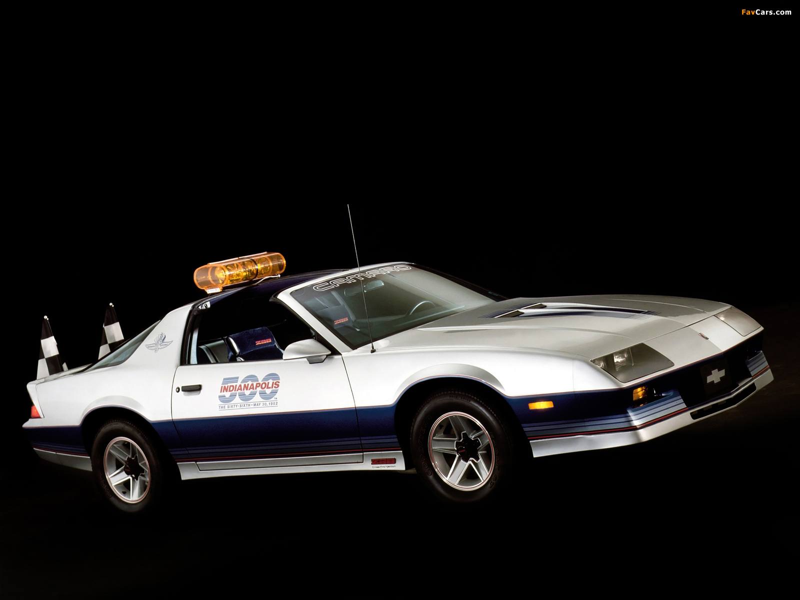Images of Chevrolet Camaro Z28 Indy 500 Pace Car 1982 (1600 x 1200)