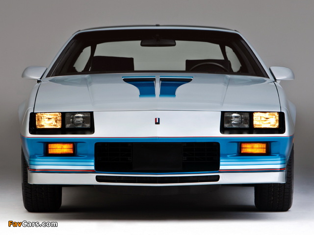 Images of Chevrolet Camaro Z28 T-Top 1982–84 (640 x 480)