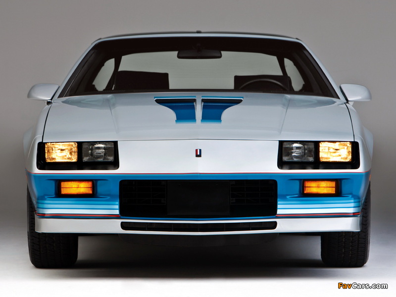 Images of Chevrolet Camaro Z28 T-Top 1982–84 (800 x 600)