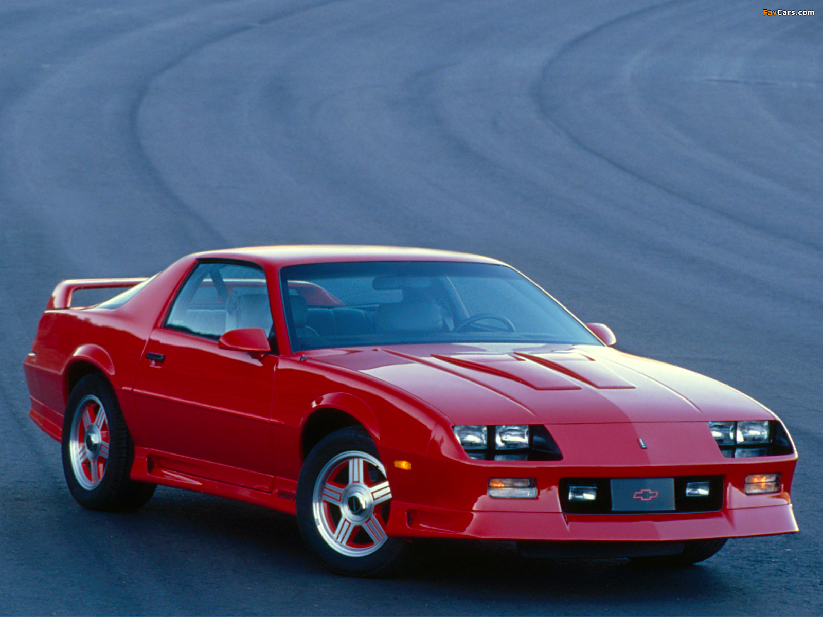 Images of Chevrolet Camaro Z28 1991–92 (1600 x 1200)