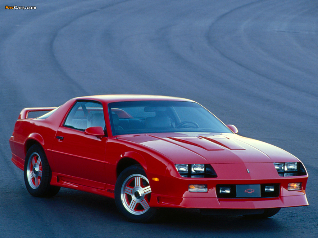 Images of Chevrolet Camaro Z28 1991–92 (1024 x 768)