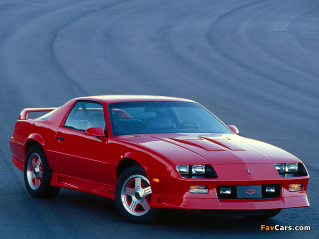 Images of Chevrolet Camaro Z28 1991–92 (640 x 480)