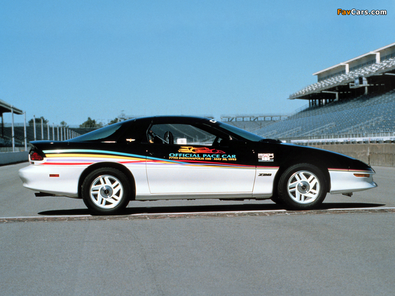 Images of Chevrolet Camaro Z28 Indy 500 Pace Car 1993 (800 x 600)
