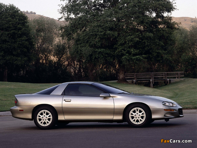 Images of Chevrolet Camaro 1998–2002 (640 x 480)