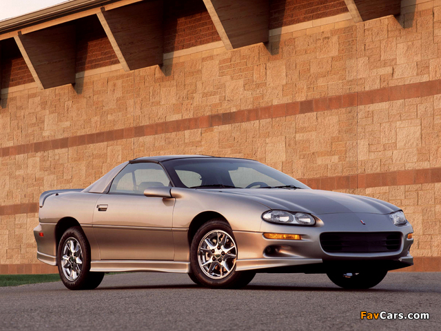 Images of Chevrolet Camaro Sport Appearance Package 2002 (640 x 480)