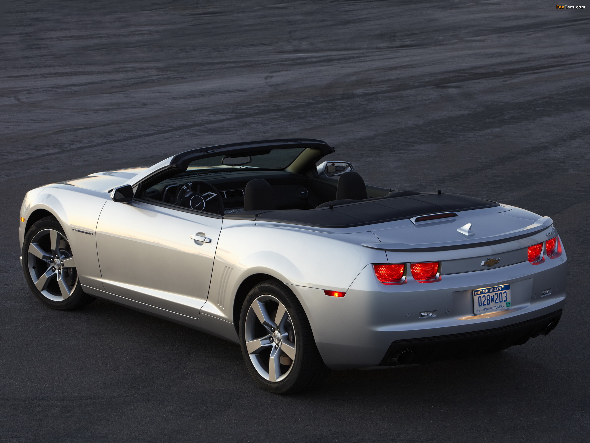 Images of Chevrolet Camaro SS Convertible 2011–13 (2048 x 1536)