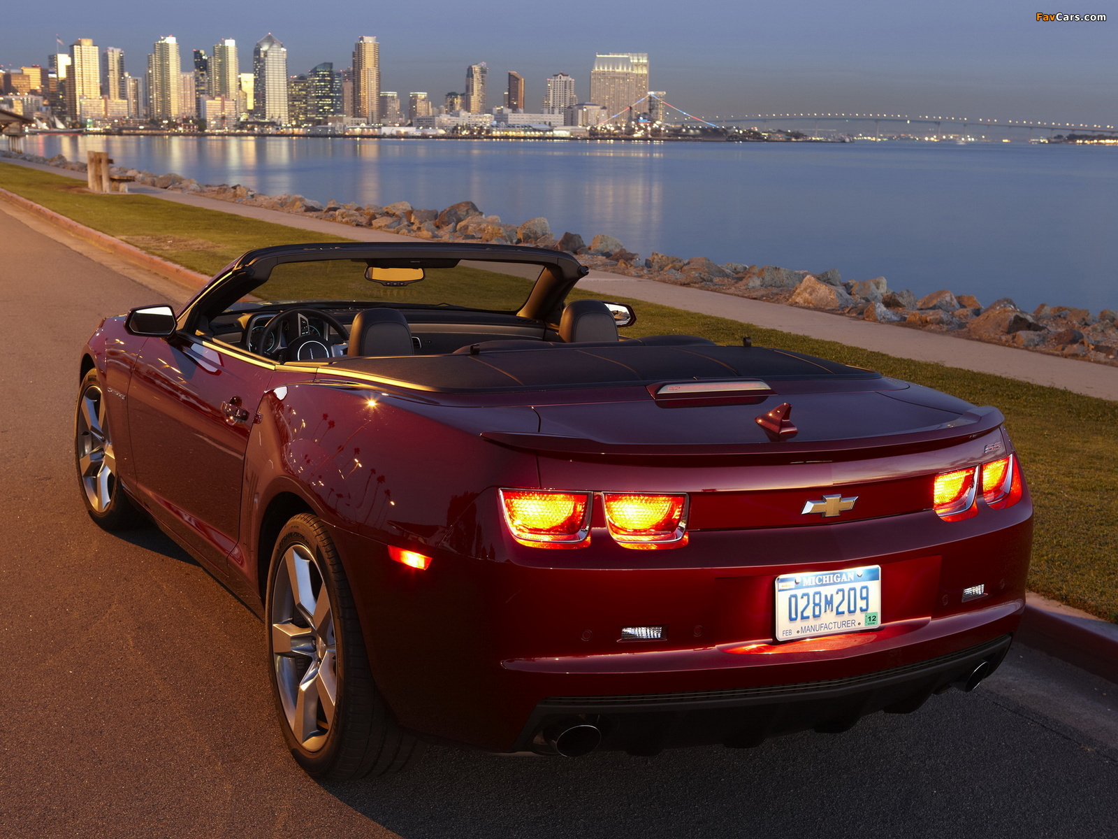 Images of Chevrolet Camaro RS Convertible 2011–13 (1600 x 1200)
