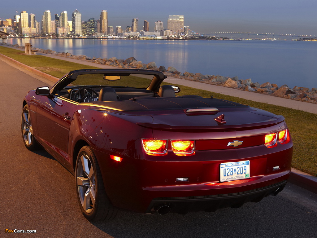 Images of Chevrolet Camaro RS Convertible 2011–13 (1024 x 768)
