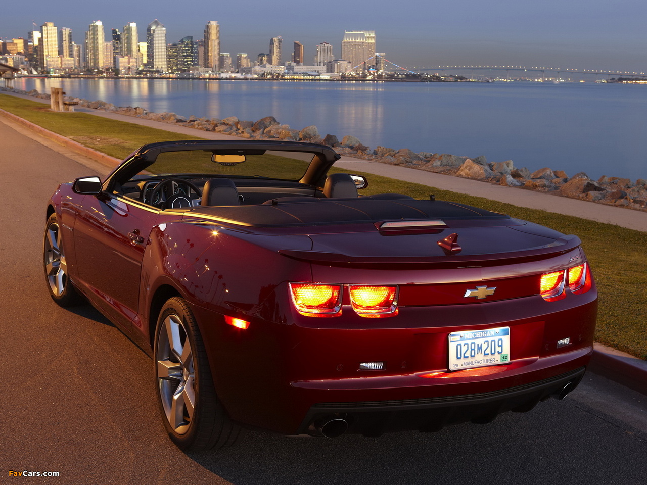 Images of Chevrolet Camaro RS Convertible 2011–13 (1280 x 960)