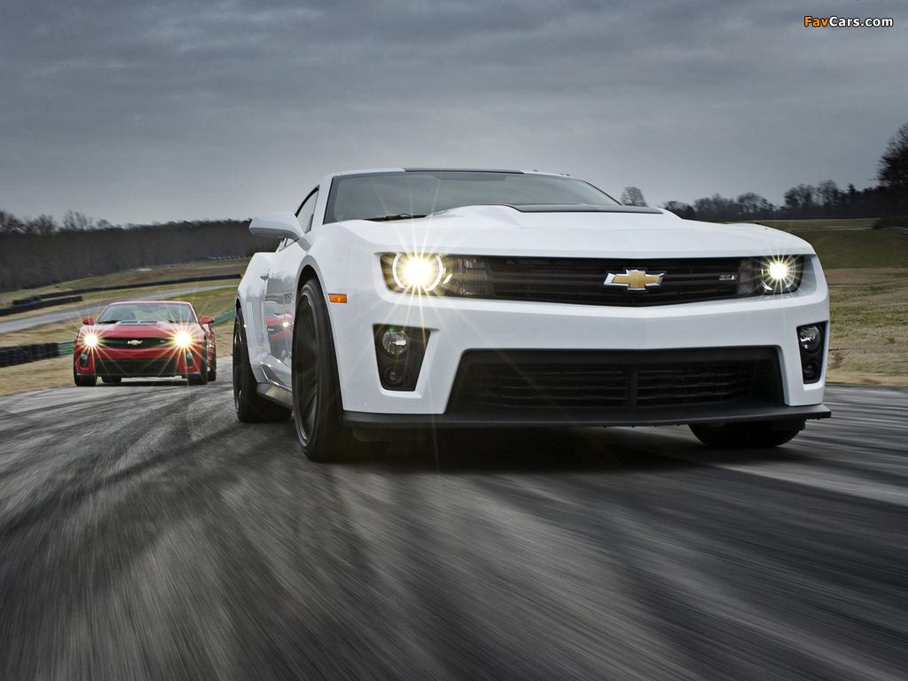 Images of Chevrolet Camaro ZL1 2012–13 (1024 x 768)