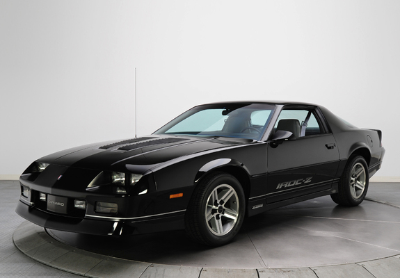 Photos of Chevrolet Camaro Z28 IROC-Z 1985–90