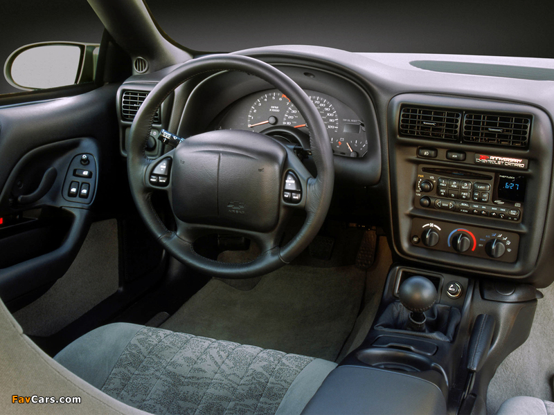 Photos of Chevrolet Camaro SS Convertible 35th Anniversary 2002 (800 x 600)