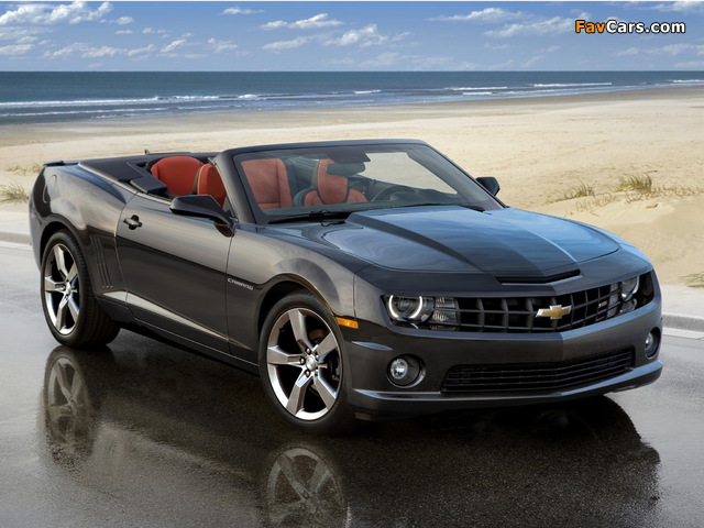 Photos of Chevrolet Camaro SS Convertible 2011–13 (640 x 480)