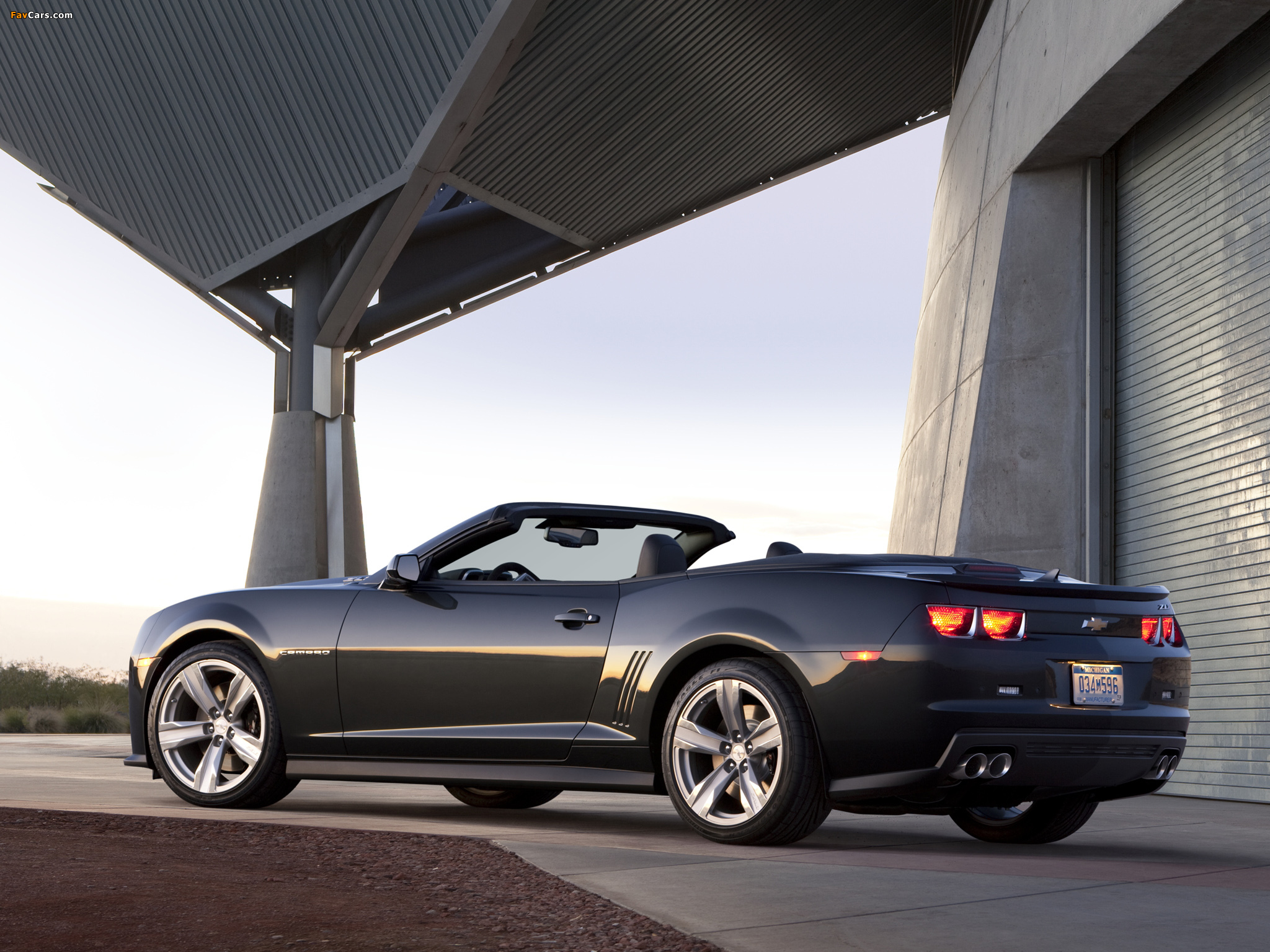 Photos of Chevrolet Camaro ZL1 Convertible 2012 (2048 x 1536)