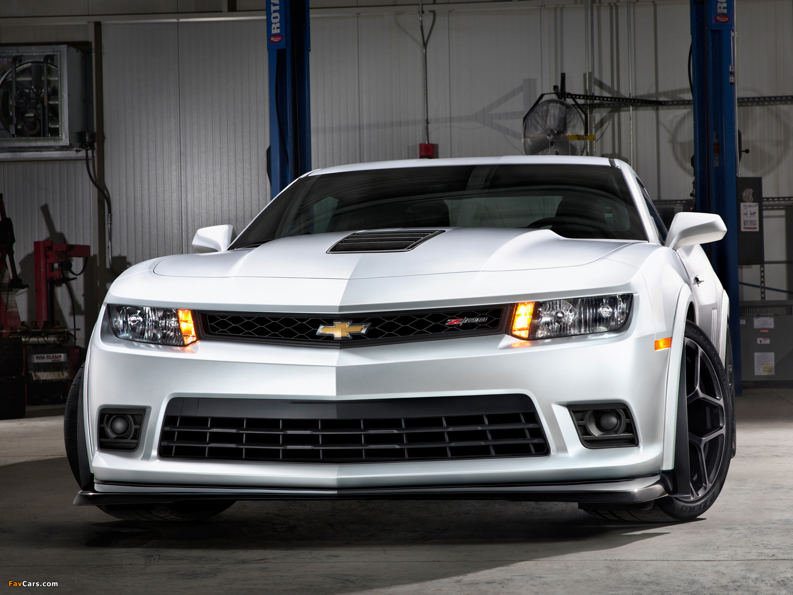 Photos of Chevrolet Camaro Z/28 2013 (1600 x 1200)