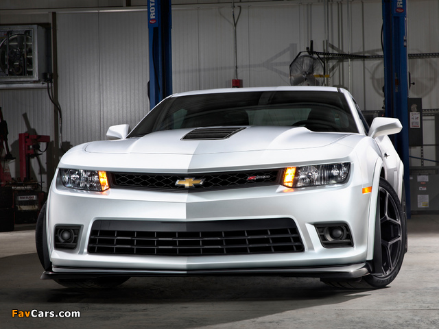 Photos of Chevrolet Camaro Z/28 2013 (640 x 480)