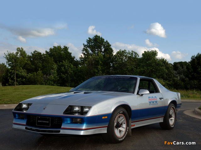 Pictures of Chevrolet Camaro Z28 Indy 500 Pace Car 1982 (640 x 480)