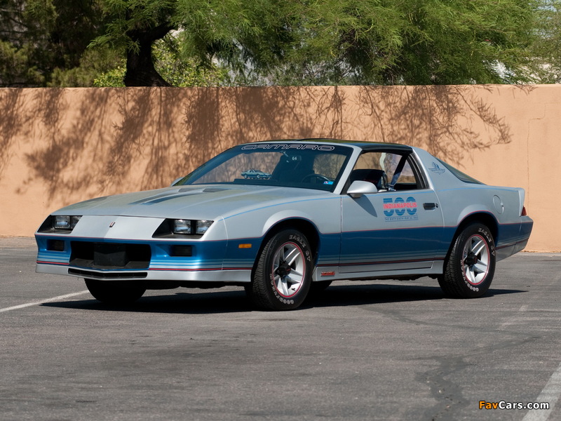 Pictures of Chevrolet Camaro Z28 Indy 500 Pace Car 1982 (800 x 600)