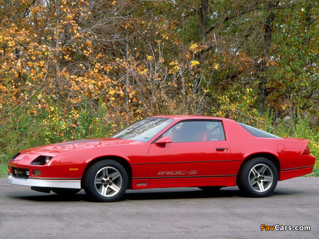 Pictures of Chevrolet Camaro Z28 IROC-Z 1985–90 (640 x 480)