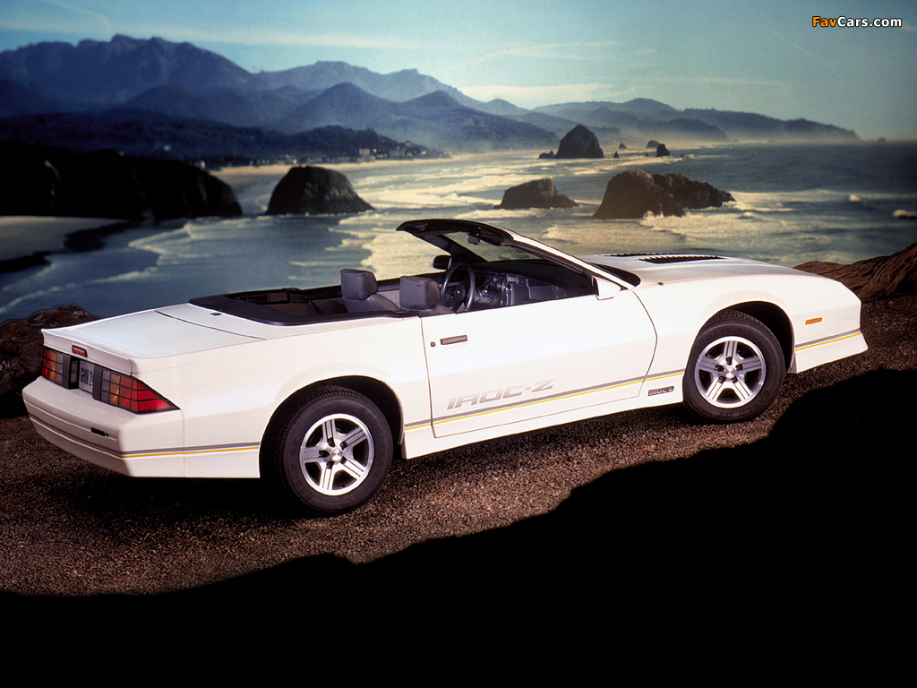 Pictures of Chevrolet Camaro Z28 IROC-Z Convertible 1987–90 (1024 x 768)