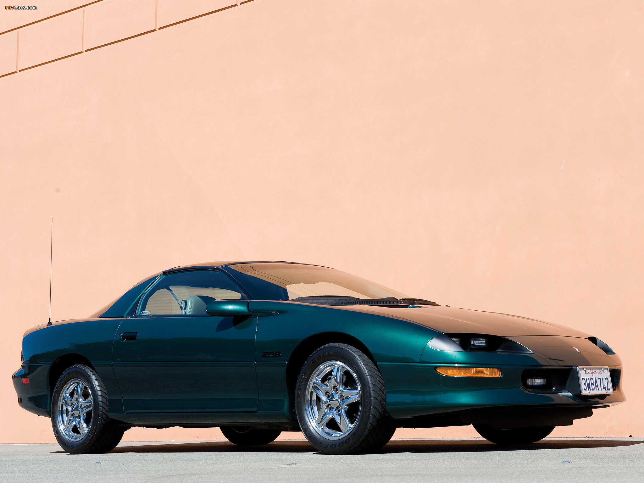 Pictures of Chevrolet Camaro Z28 1993–97 (2048 x 1536)