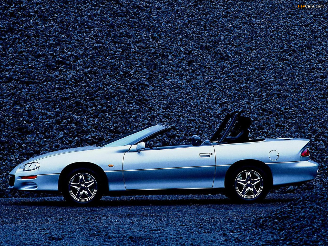 Pictures of Chevrolet Camaro Z28 Convertible 1999–2002 (1280 x 960)