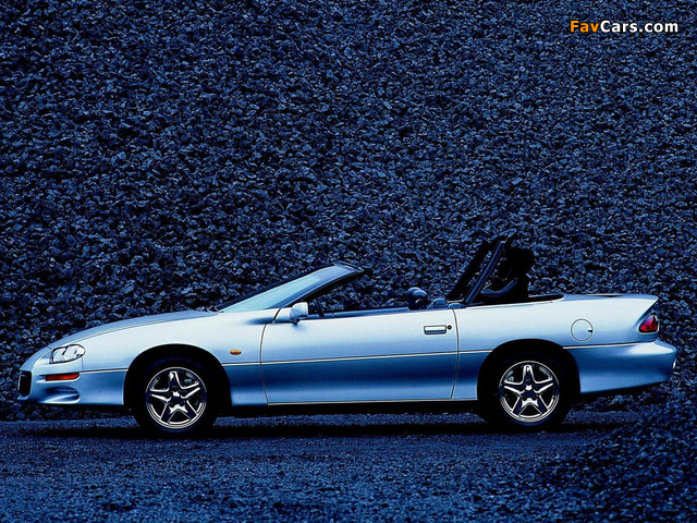 Pictures of Chevrolet Camaro Z28 Convertible 1999–2002 (640 x 480)