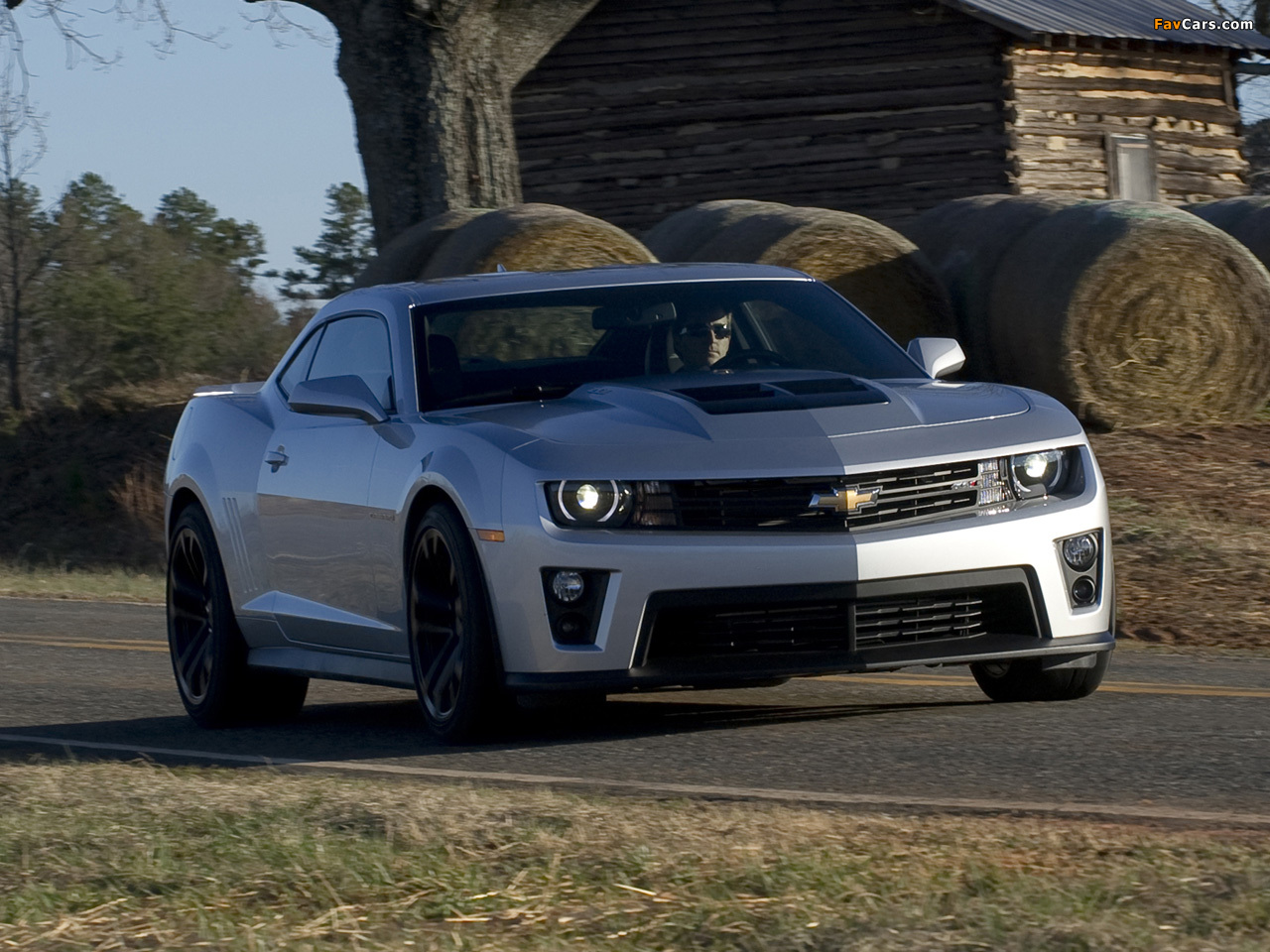 Pictures of Chevrolet Camaro ZL1 2012–13 (1280 x 960)