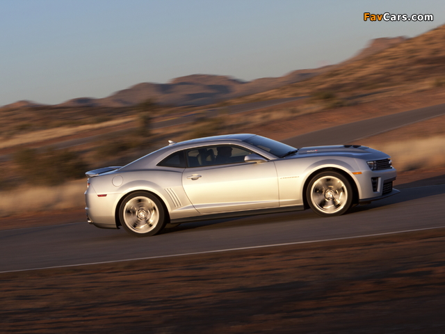 Pictures of Chevrolet Camaro ZL1 2012–13 (640 x 480)