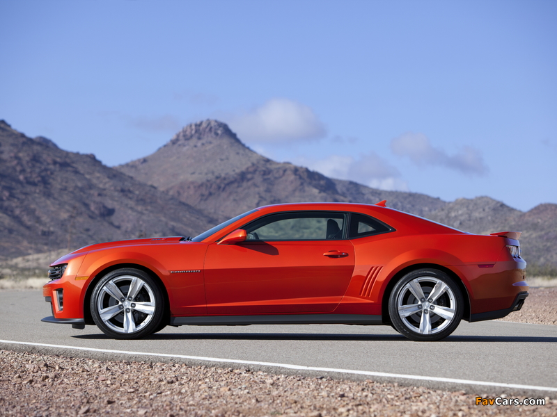 Pictures of Chevrolet Camaro ZL1 2012–13 (800 x 600)