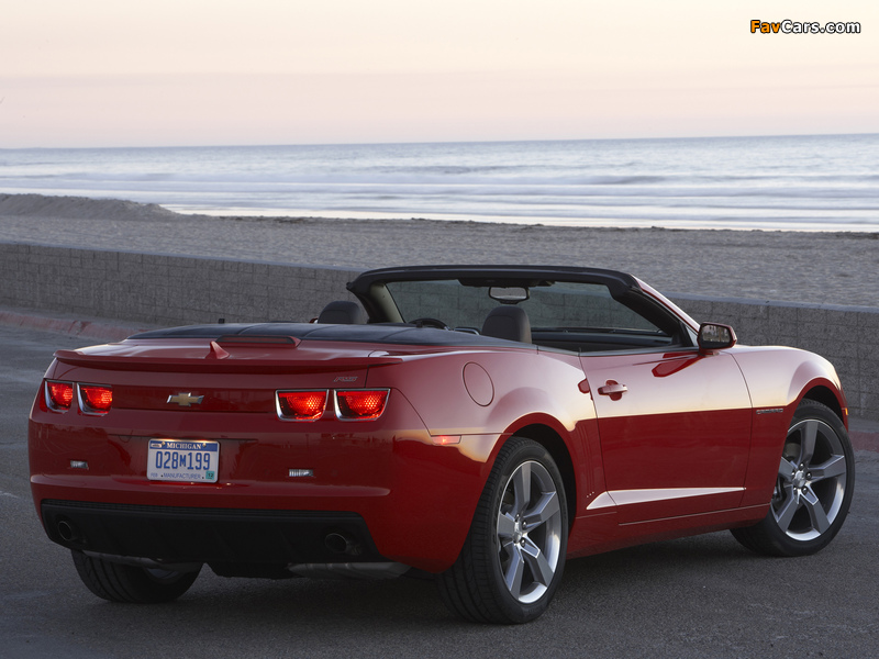 Chevrolet Camaro RS Convertible 2011–13 wallpapers (800 x 600)