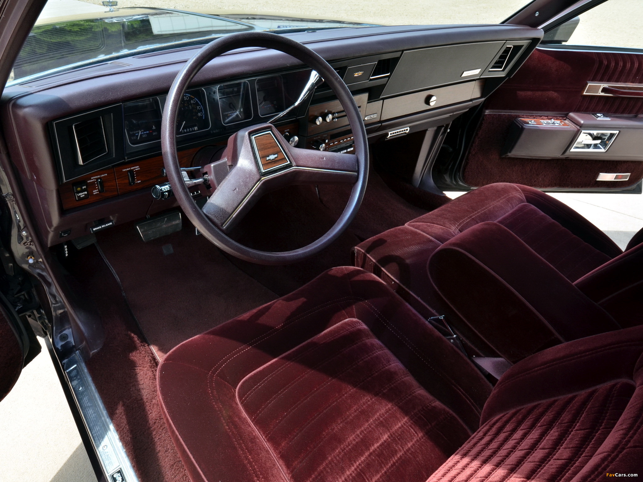 Chevrolet Caprice Classic Brougham 1987–90 images (2048 x 1536)