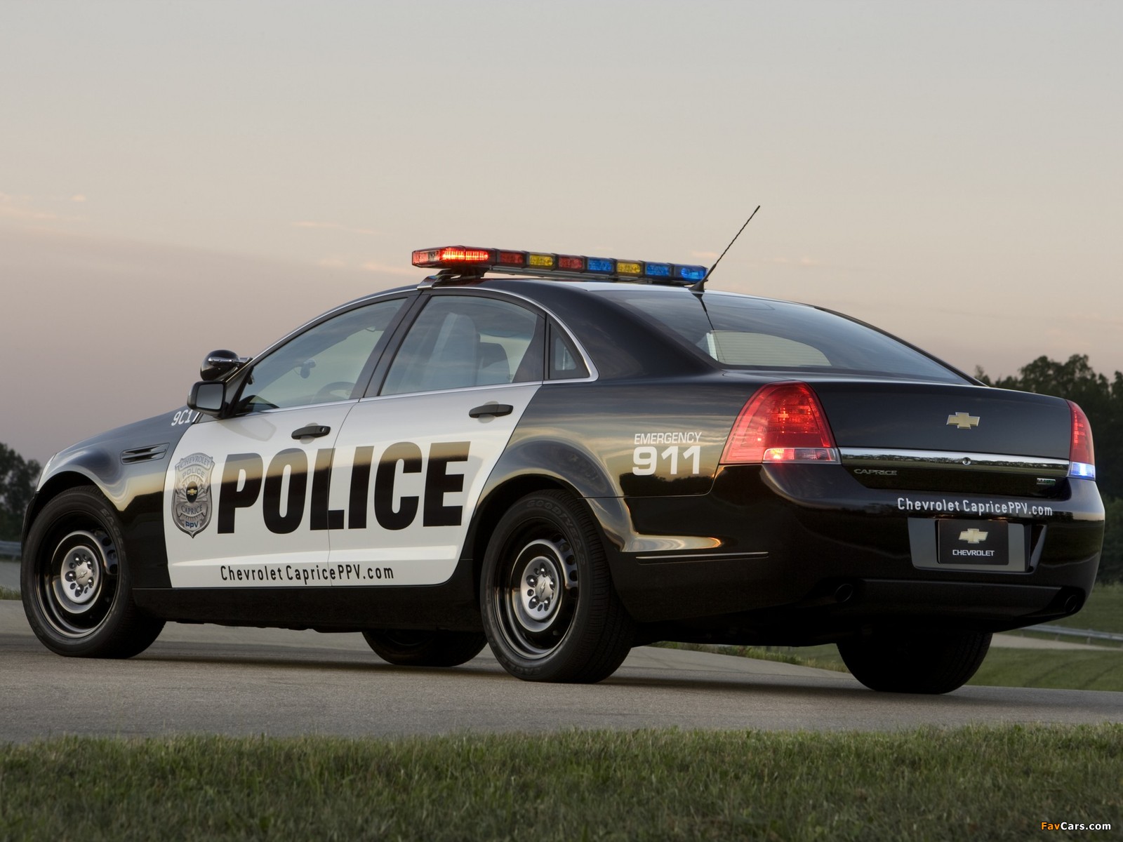 Chevrolet Caprice Police Patrol Vehicle 2010 wallpapers (1600 x 1200)