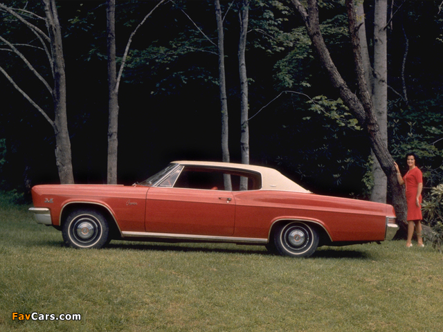 Images of Chevrolet Caprice Custom Coupe (16647) 1966 (640 x 480)