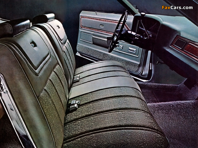 Photos of Chevrolet Caprice Custom Coupe (N47) 1972 (640 x 480)