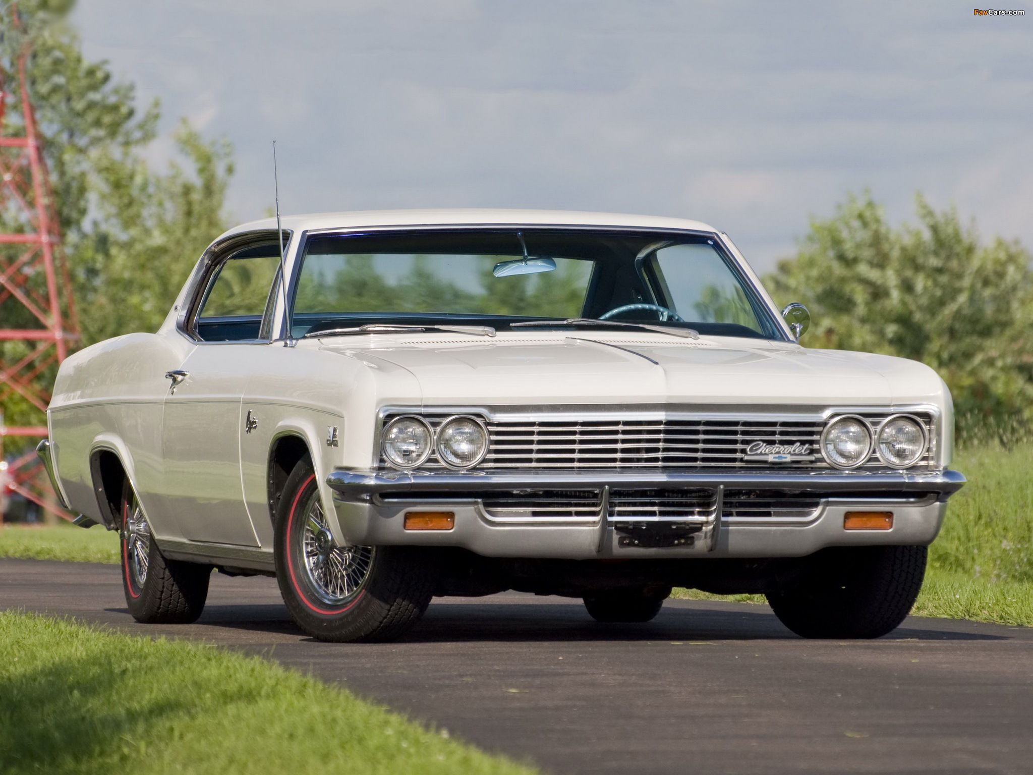 Pictures of Chevrolet Caprice Custom Coupe (16647) 1966 (2048 x 1536)