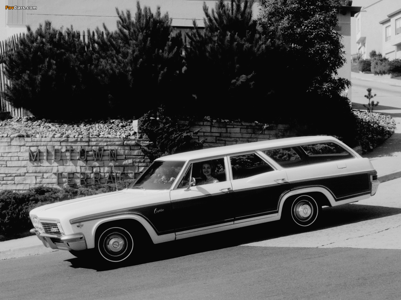 Pictures of Chevrolet Caprice Station Wagon 1966 (1280 x 960)