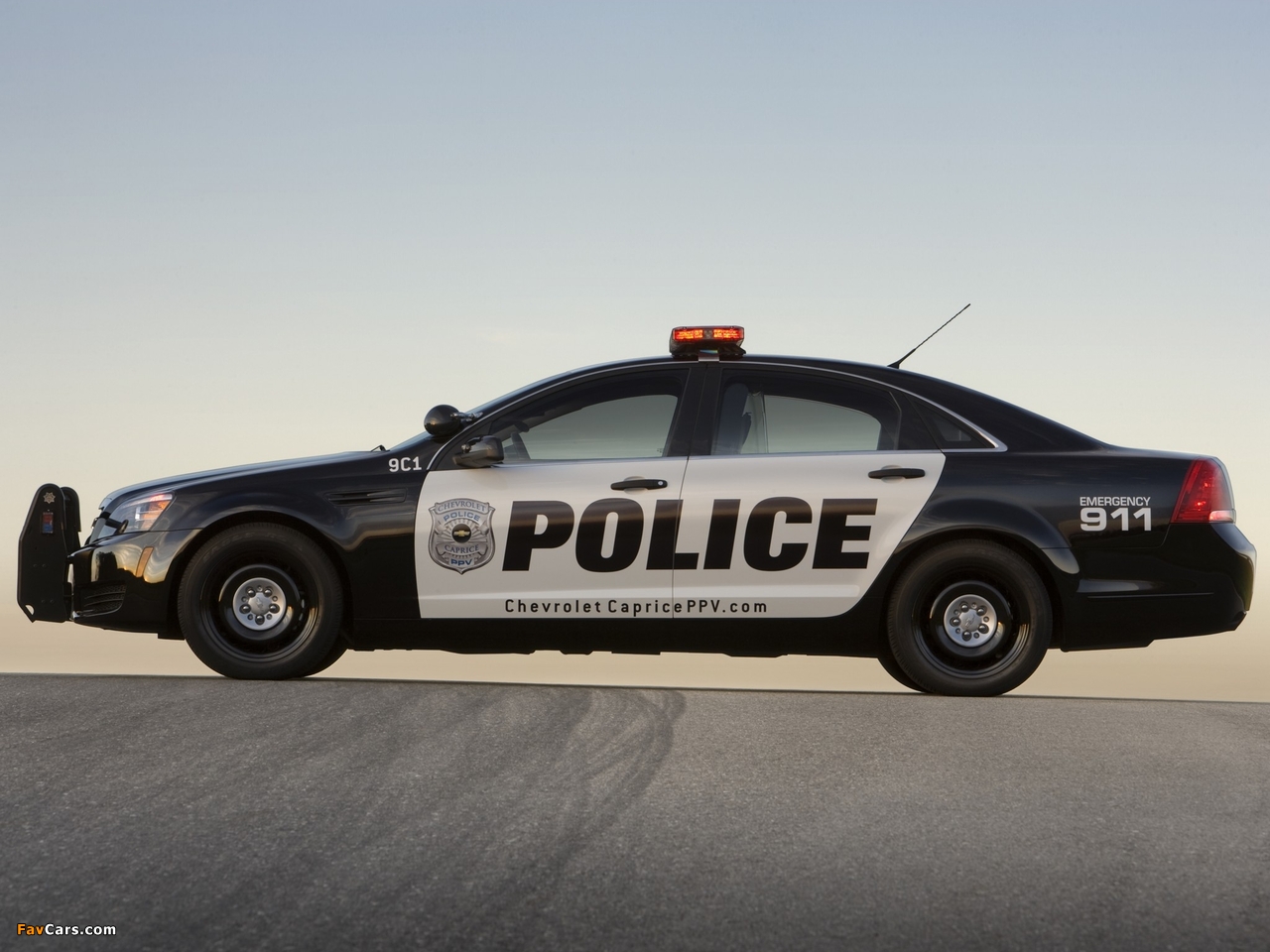 Chevrolet Caprice Police Patrol Vehicle 2010 wallpapers (1280 x 960)