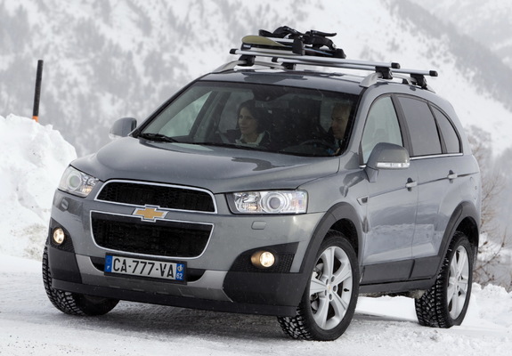 Chevrolet Captiva 2011–13 images