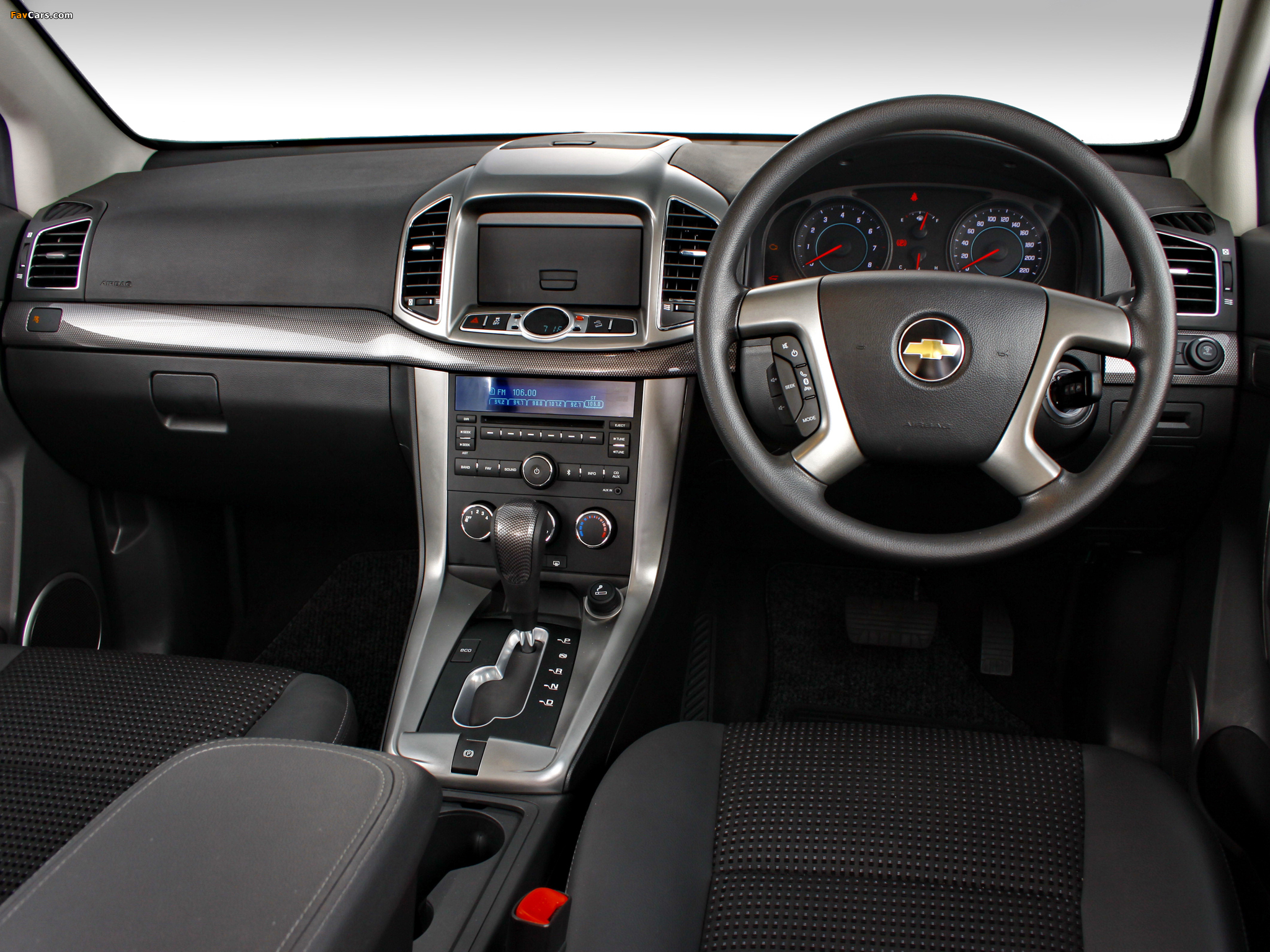 Images of Chevrolet Captiva ZA-spec 2011 (2048 x 1536)