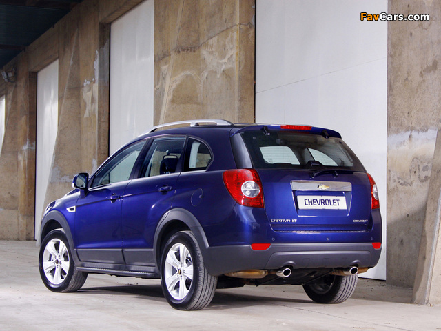 Chevrolet Captiva ZA-spec 2011 wallpapers (640 x 480)