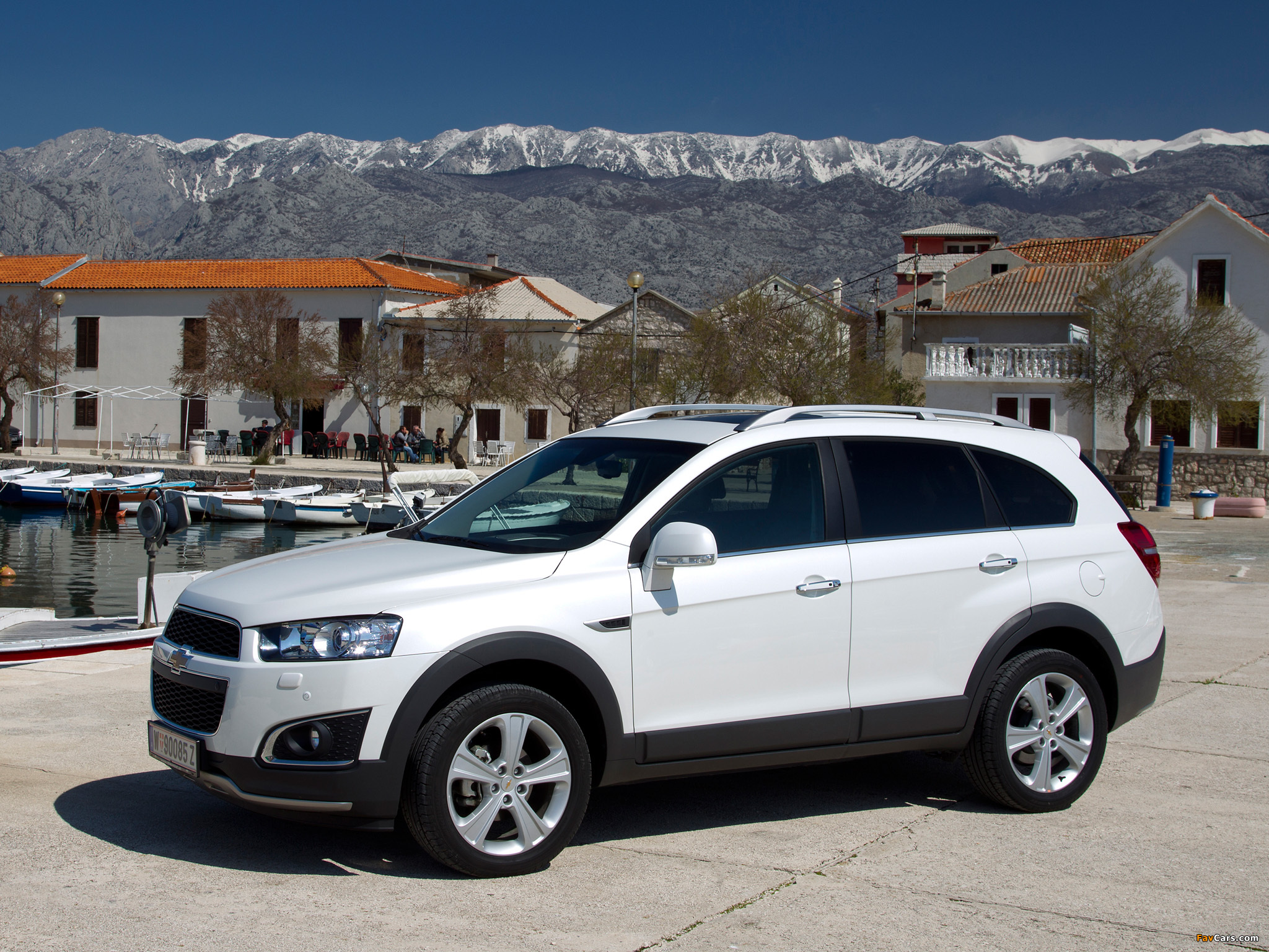 Chevrolet Captiva 2013 wallpapers (2048 x 1536)