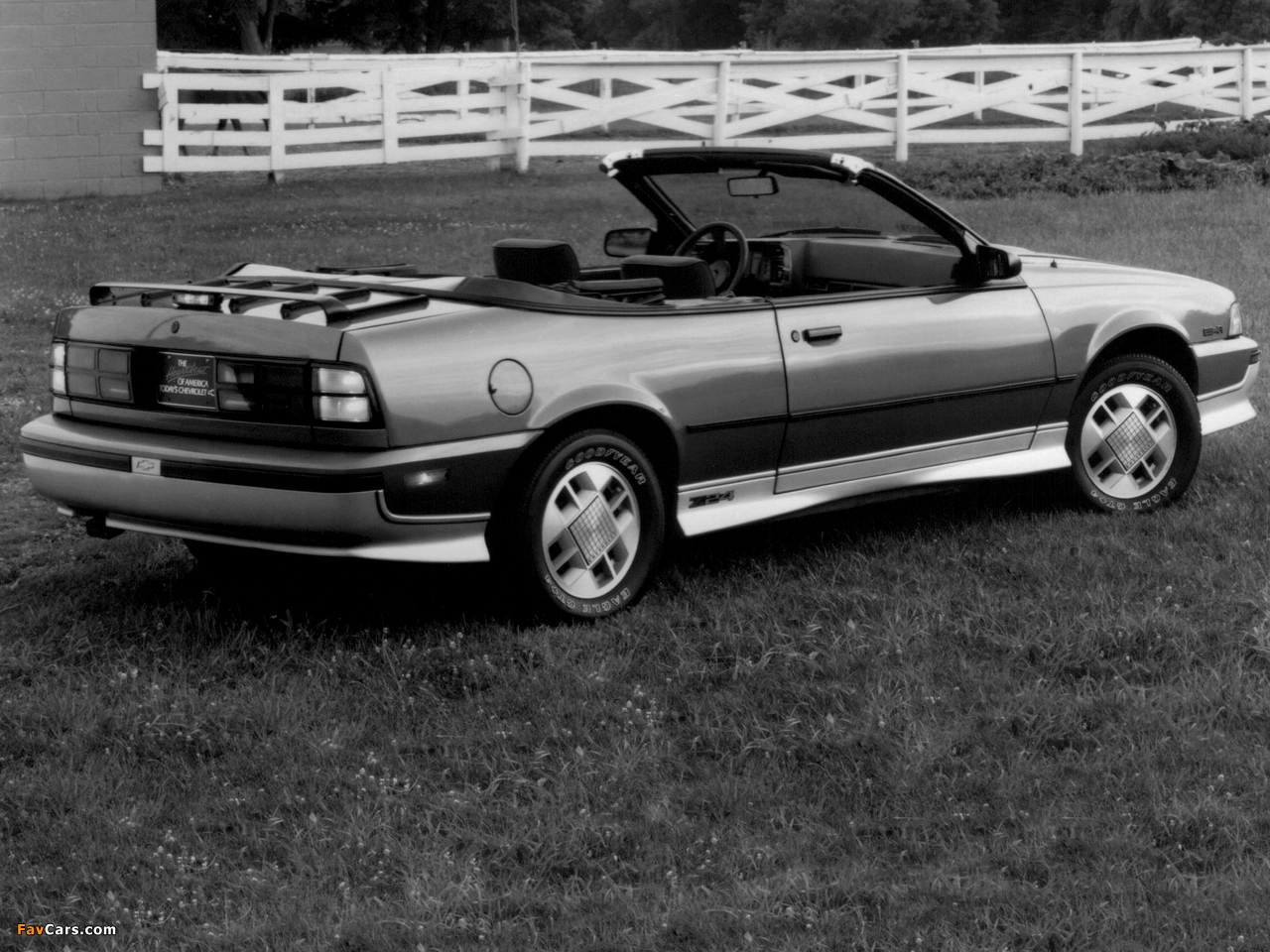 Chevrolet Cavalier Z24 Convertible 1988 images (1280 x 960)