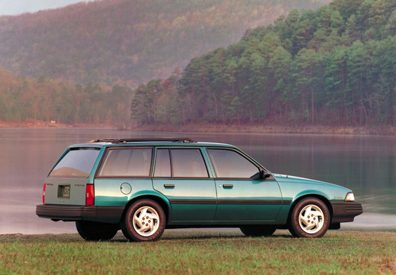 Images of Chevrolet Cavalier Wagon 1991–94