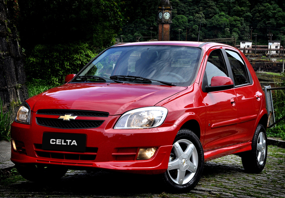 Chevrolet Celta 5-door 2011–13 images
