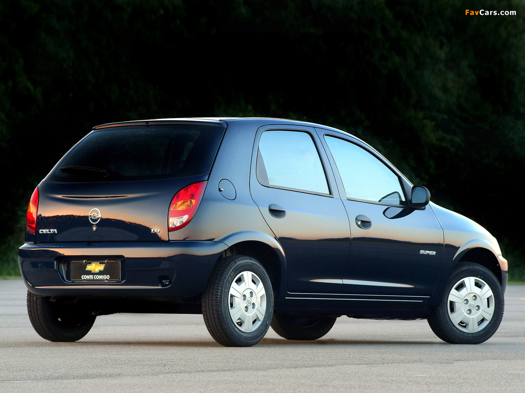 Images of Chevrolet Celta 5-door 2002–06 (1024 x 768)