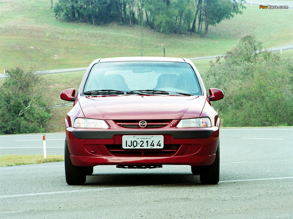 Photos of Chevrolet Celta 3-door 2000–06 (1024 x 768)