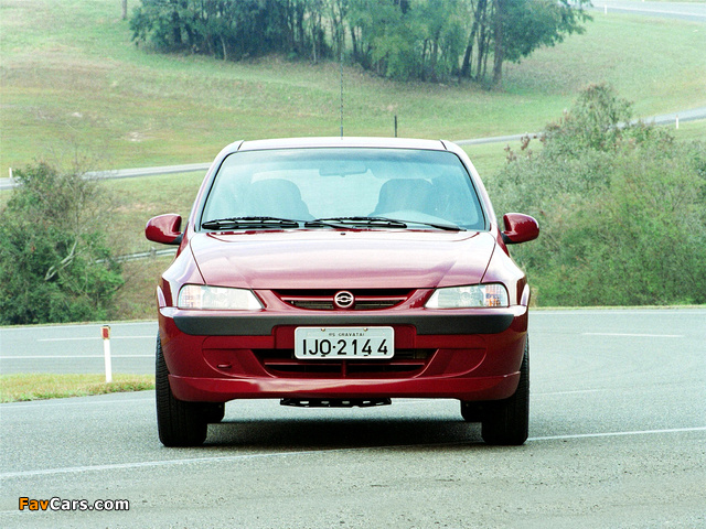 Photos of Chevrolet Celta 3-door 2000–06 (640 x 480)
