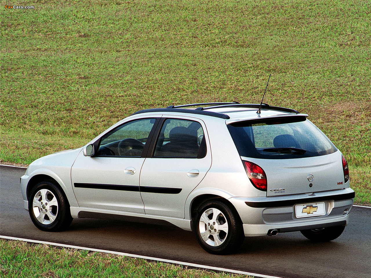 Photos of Chevrolet Celta Super 5-door 2003–06 (1280 x 960)