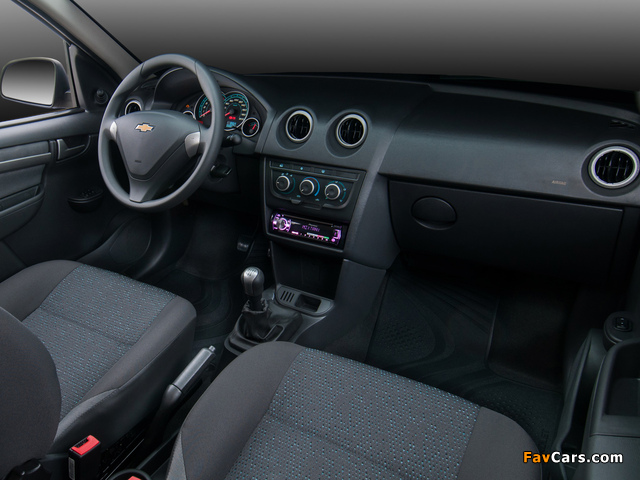 Photos of Chevrolet Celta 5-door 2013 (640 x 480)